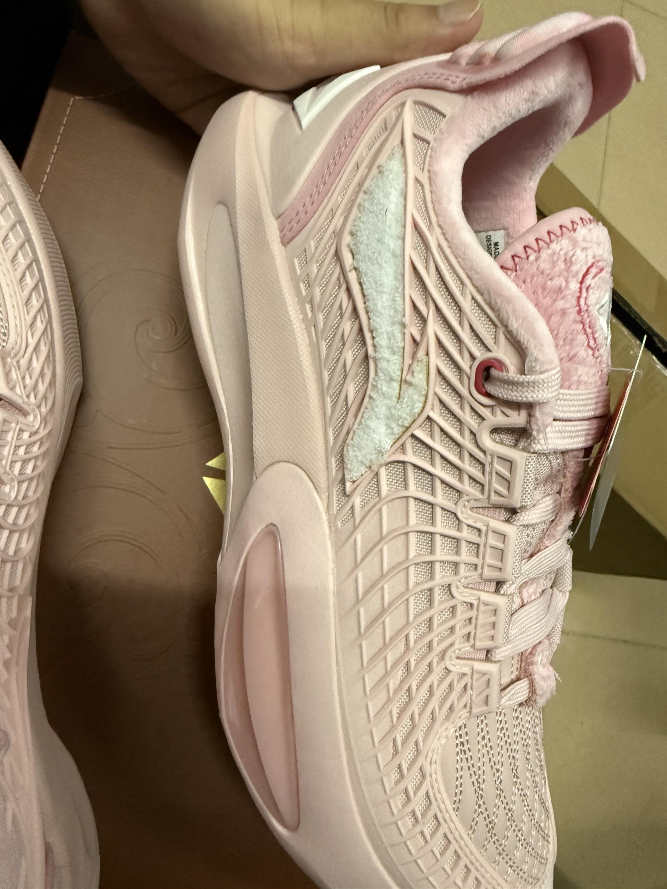 Li Ning 李宁巴特勒3 关爱配色 聚核心碳板推进 性能突破跳投好选择